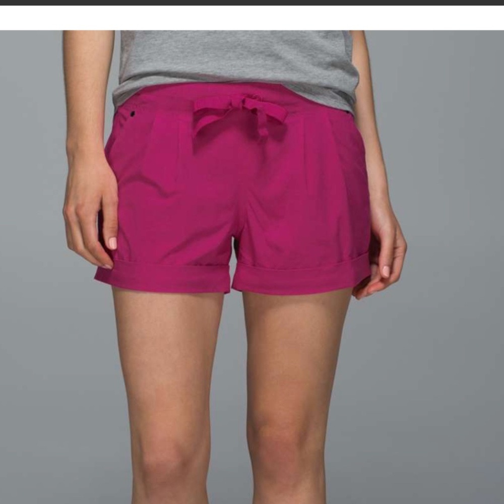 Lululemon Spring Break Away Short *4-way Stretch 3" Jewelled Magenta